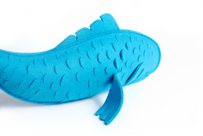 Декоративная подушка "Рыбка" из фетра, 100%шерсть