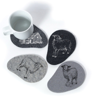 подставки для чашек с рисунком "овечки", сувенир из войлока к году овцы