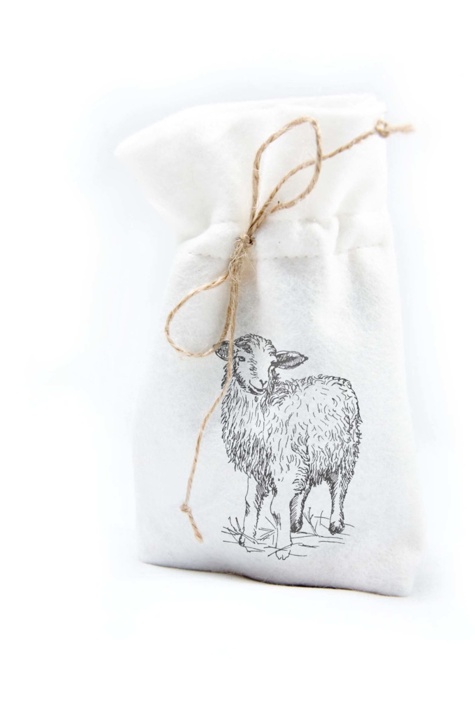 мешок из фетра с рисунком "овечки", сувенир из войлока к году овцы