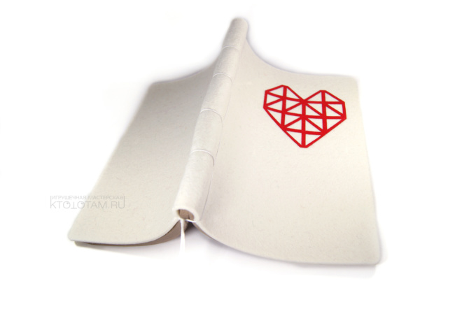 блокнот с резным рисунком сердце, сувенир для выставки по дизайну заказчика