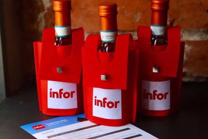 красная сумка из фетра для мини вина, с логотипом