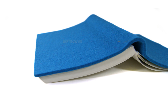 ежедневник с гибкой войлочной обложкой А5 ярко голубой, с логотипом на заказ