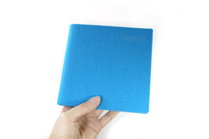 ежедневник с гибкой войлочной обложкой квадратный ярко голубой, с логотипом на заказ