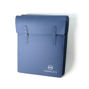 корпоративный чехол для ноутбука с карманом с нанесением логотипа